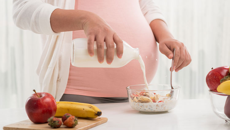 pregnant woman, milk, cereal