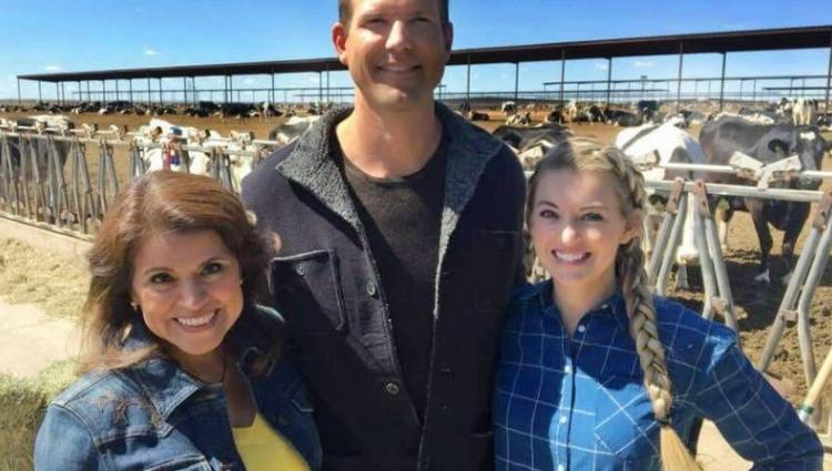 Dr. Travis Stork with dairy farmer Tara Vander Dussen and Dr. Lana Frantzen